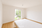 Schlafzimmer - Lichtdurchflutete, moderne Wohnung mit ruhigem Süd-West-Balkon und Tiefgaragenstellplatz!