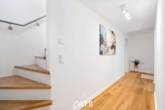 Treppenaufgang - Zwei Ebenen für die ganze Familie: Neubau-Gartenwohnung in Hamburg-Alsterdorf!