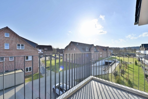 Einzug ab April: Helle Neubauwohnung in der Endetage mit Süd-Balkon und viel Platz!, 21271 Hanstedt, Etagenwohnung