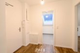 Eingangs-/Flurbereich - Moderne Maisonette-Wohnung mit West-Balkon!