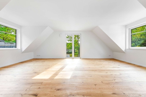Lichtdurchflutete Neubauwohnung in der Endetage: Mit dem Aufzug bis in die eigene Wohnung!, 22391 Hamburg, Dachgeschoss