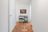 Flur/Eingangsbereich - Oben angekommen: Modernes Penthouse mit Aufzug & großzügiger Dachterrasse – Erstbezug!