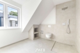 Badezimmer - Oben angekommen: Erstbezug mit Aufzug & großzügigem West-Balkon!