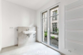 Badezimmer - Durchdachter Grundriss und eigener kleiner Garten: Bezugsfertige Neubauwohnung in Wellingsbüttel!