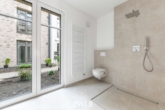 Badezimmer - Durchdachter Grundriss und eigener kleiner Garten: Bezugsfertige Neubauwohnung in Wellingsbüttel!