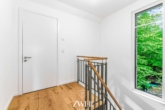 2. OG: Flur - Hausgefühl trifft Moderne: Bezugsfertiges Neubau-Stadthaus mit ruhigem Garten!